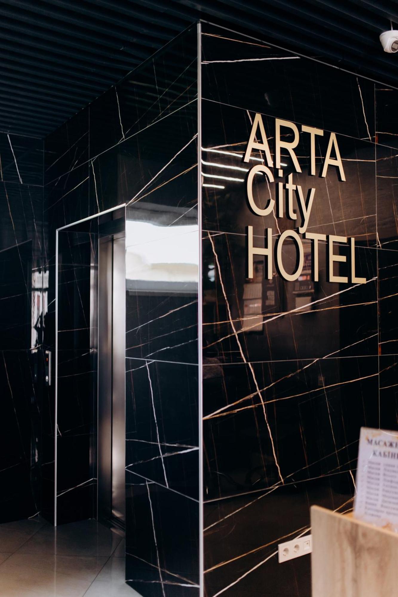 Arta City Hotel Yavoriv  Eksteriør billede